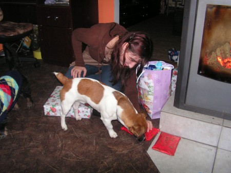 rozbalování dárečků.JPG